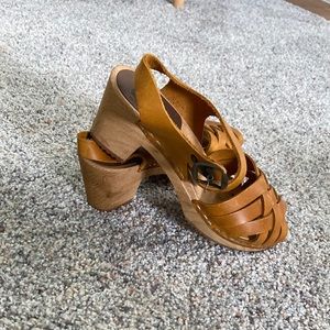 Mia size 36 wooden clog sandal